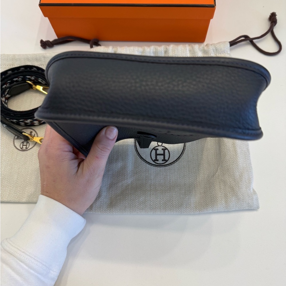 Hermès Evelyne TPM Taurillon Clemence Crossbody Bag -Caban - Picture 5 of 11